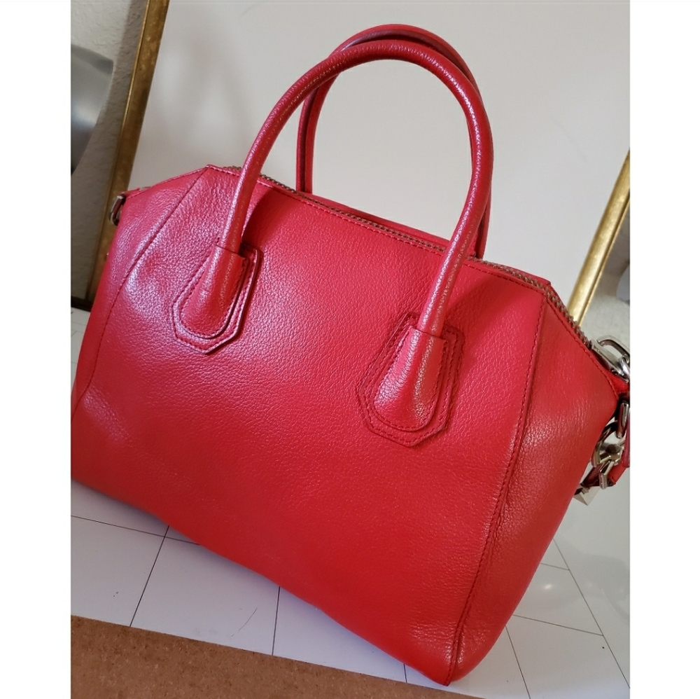 GIVENCHY Antigona Medium Red Bag - Picture 6 of 14
